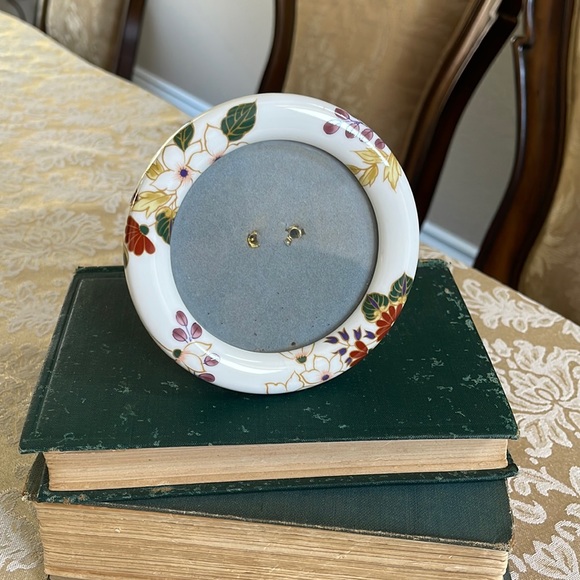 Mikasa Accents Mikasa Vintage Round Ceramic Floral Frame Poshmark